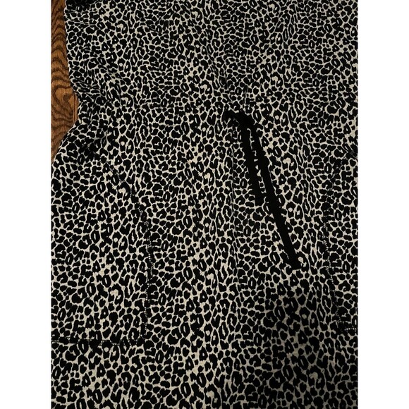 TALBOTS Black Animal Print Jersey Knit Split Neck Dress Sz Medium - Picture 6 of 6